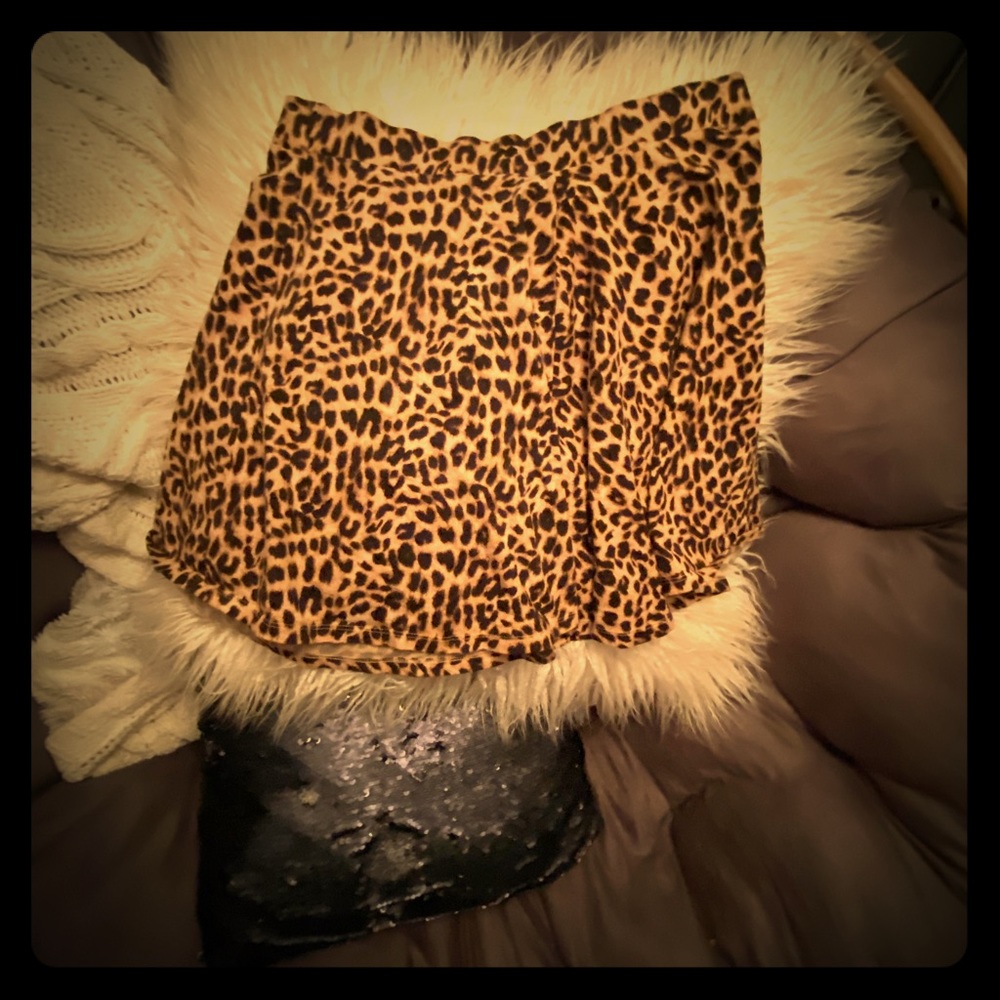 Leopard print PINK skirt